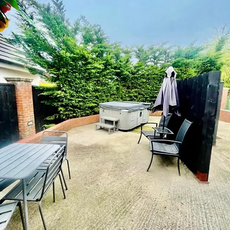 Sycamore With Hot Tub Vakantiehuis York